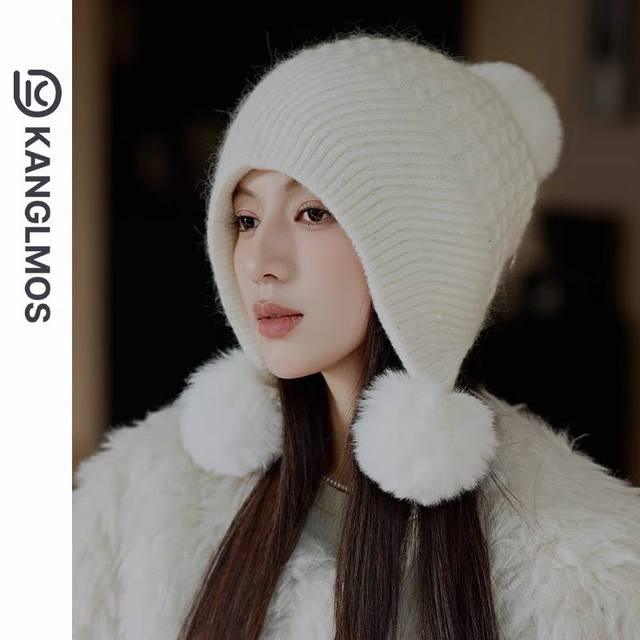 Balenciaga Logo New Rabbit Fur Lei Feng Hat, an essential item for keeping warm