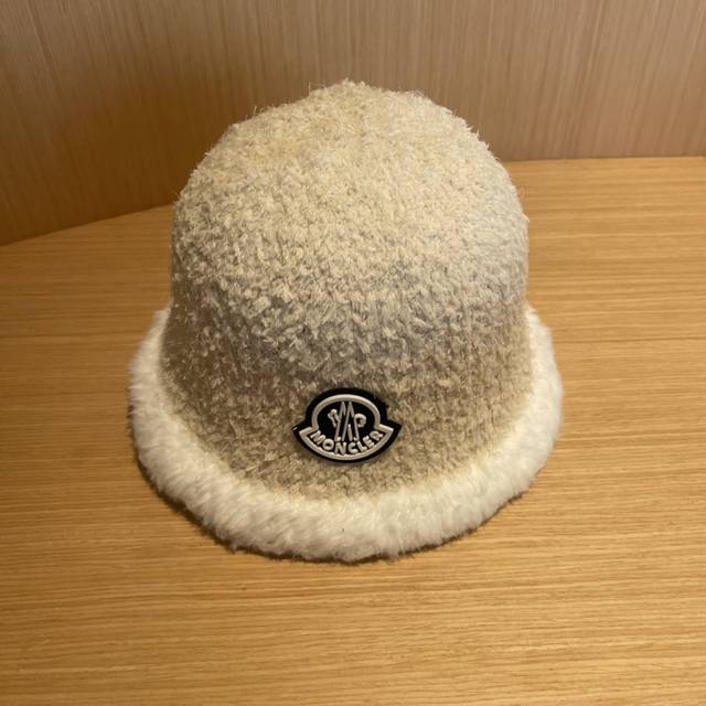 Moncler Autumn/Winter Sweet Fisherman Hat, Warm and Fluffy Bucket Hat, Makes You