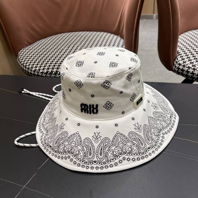 MiuMiu Letter Fisherman's Hat 2025 Summer Men's and Women's Outdoor Sunshade New