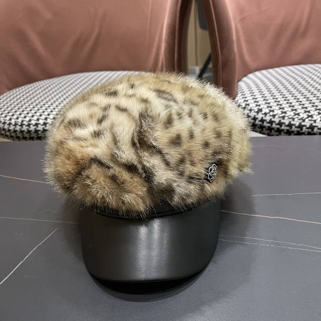 Chanel Orange Brother New Autumn/Winter Elegant Leopard Print Plush Bumblebee Ca