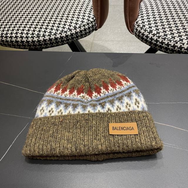 Balenciaga 2025 Early Autumn Simple Teddy Fur Knitted Beanie, plush material, ve