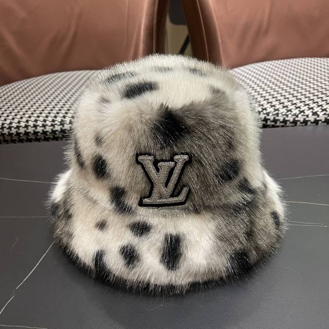 Louis Vuitton Leopard Print Plush Fisherman Hat for Women, Autumn/Winter, High-E