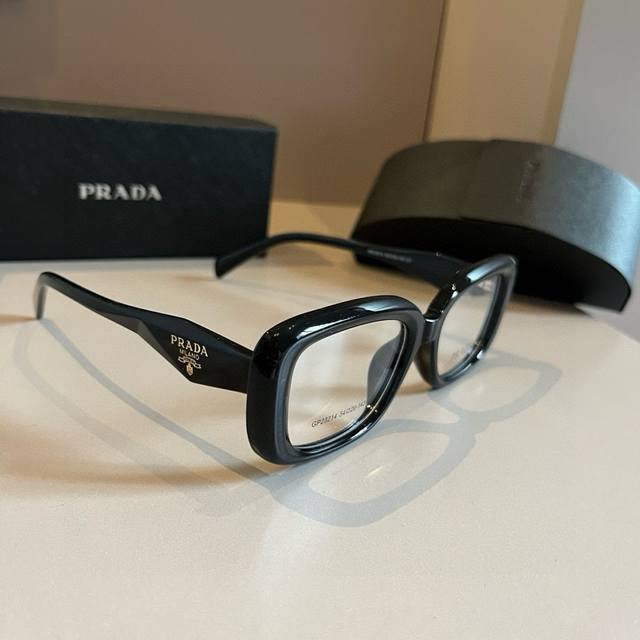 Optical Mirrors Prada Official Early Spring New Arrival, Many Celebrity Style Ne