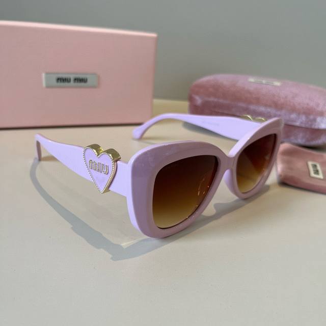 Miumiu sunglasses, heart-shaped sunglasses recommended by many online influencer