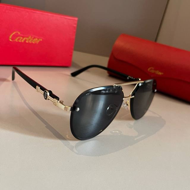 Cartie* Exquisite Cartie sunglasses, made of metal with a light electroplating p