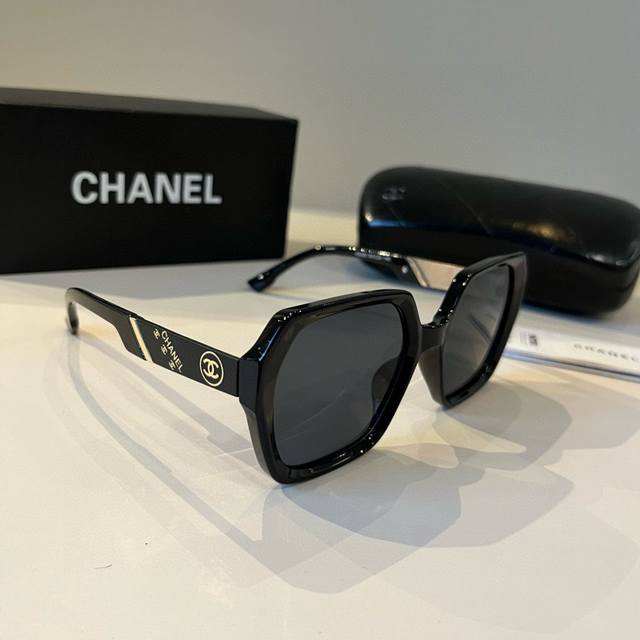 Chanel is a foolproof choice, I love it! Sunglasses trendsetter never disappoint