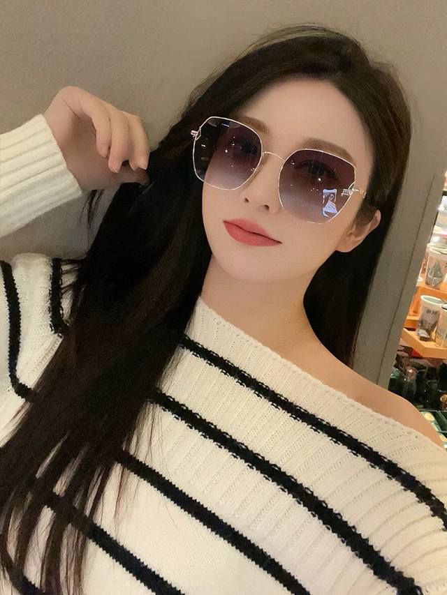 New Chanel sunglasses, interpreting the latest Spring/Summer eyewear with unique