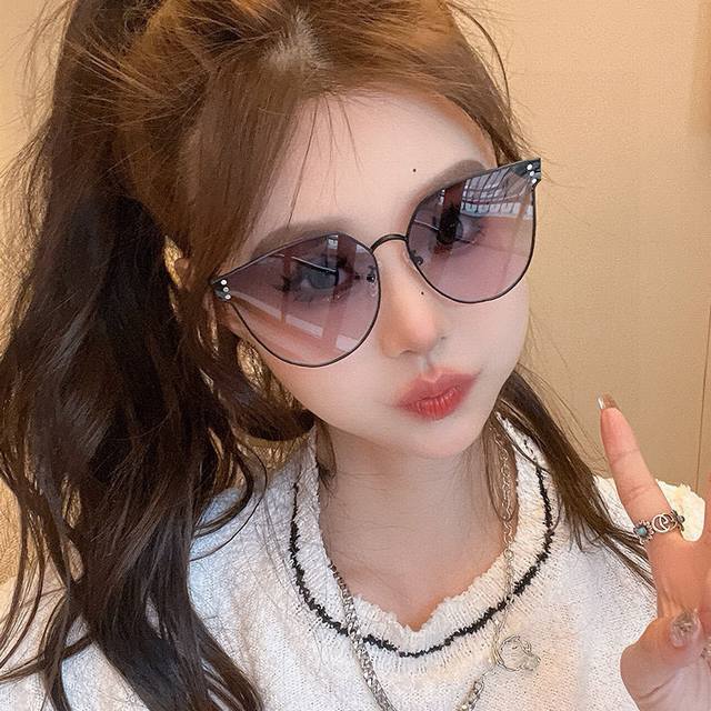 Gucci 2025 Spring New Trendy Hot Item Fashion Sunglasses High Quality Comfortabl