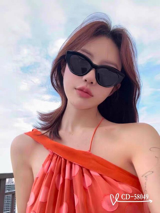 Dior (France) - Polaroid Resin Polarized Lenses - Tr90 Frame, Lightweight and Co