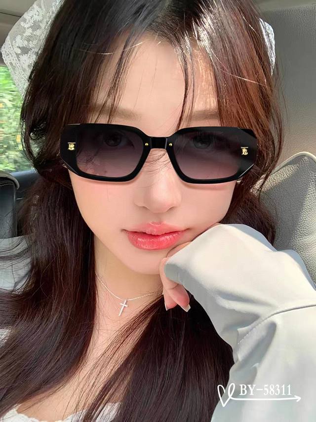 Burberry Polaroid Lenses. Polaroid Resin Lenses. Lightweight and Comfortable Fra