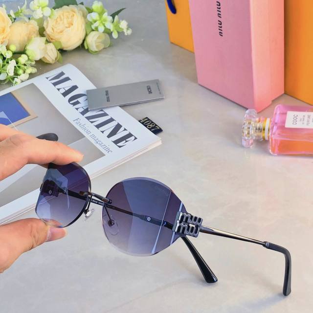 Miumi*2025 New Women's Sunglasses, High-End Frameless Beveled Sunglasses, Sun Pr