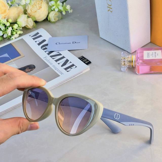 Dio* Trendy and Stylish Cat-Eye Small Frame Sunglasses with Integrated Nose Pads