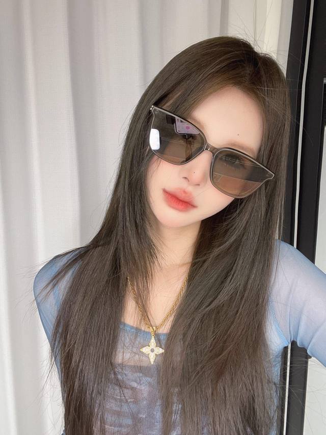 2650 New Gm Sunglasses, Stylish and Versatile Square Frame, Unisex, Sunshade, UV