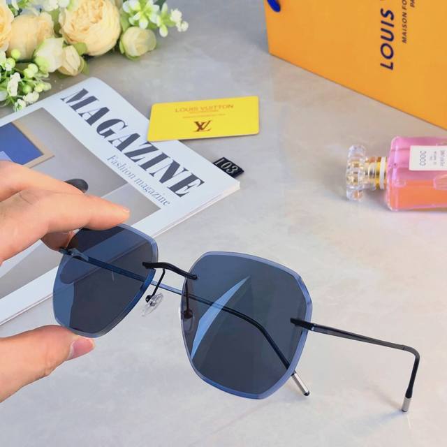 Louis Vuitto * High-definition nylon polarized sunglasses, photochromic lenses,