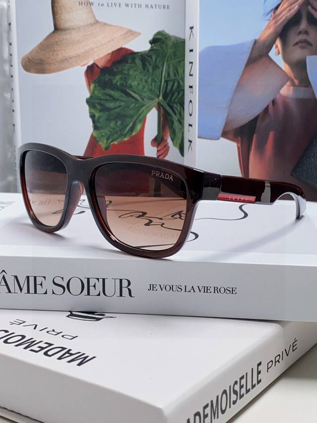 Prada New Men's European and American Sports Sunglasses, Women's UV Protection P