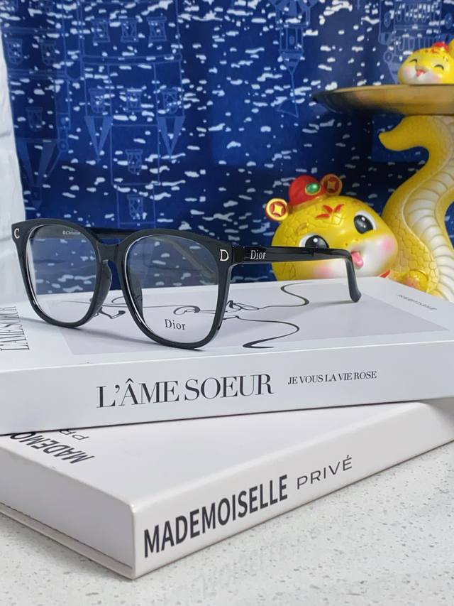 Dior 2025 New Style Plain Black Framed Glasses for Women, Korean Style, D-Shaped