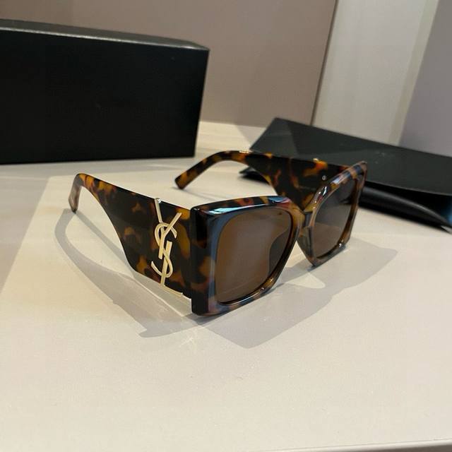 YSL Saint Laurent sunglasses, I absolutely love them! They give off such a power