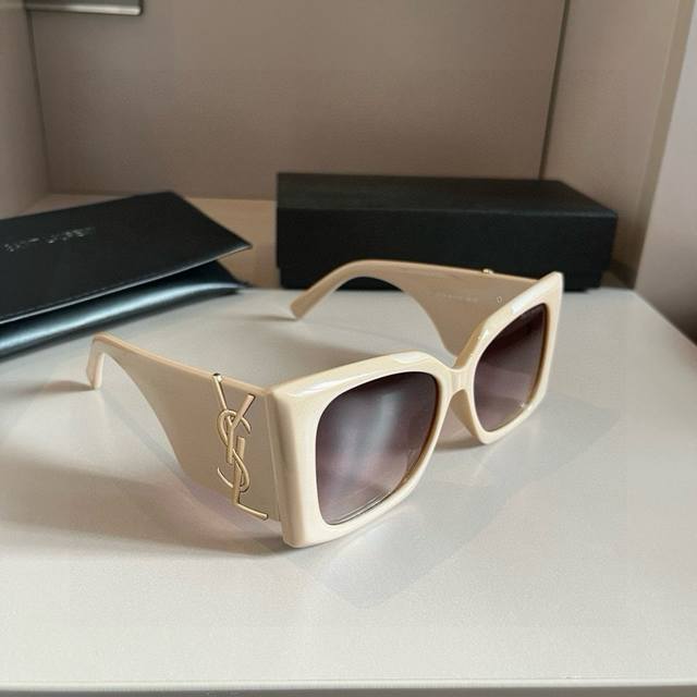 YSL Saint Laurent sunglasses, I absolutely love them! They give off such a power