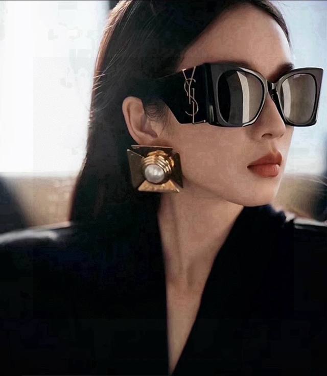 YSL Saint Laurent sunglasses, I absolutely love them! They give off such a power