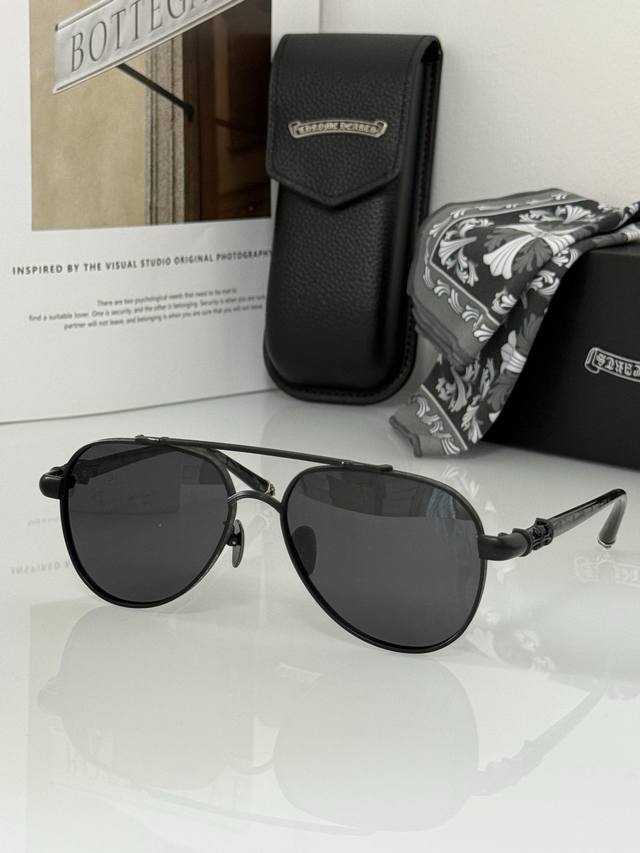 Classic Aviator Sunglasses, Chrome Heart Style, Ddd. A sophisticated and elegant