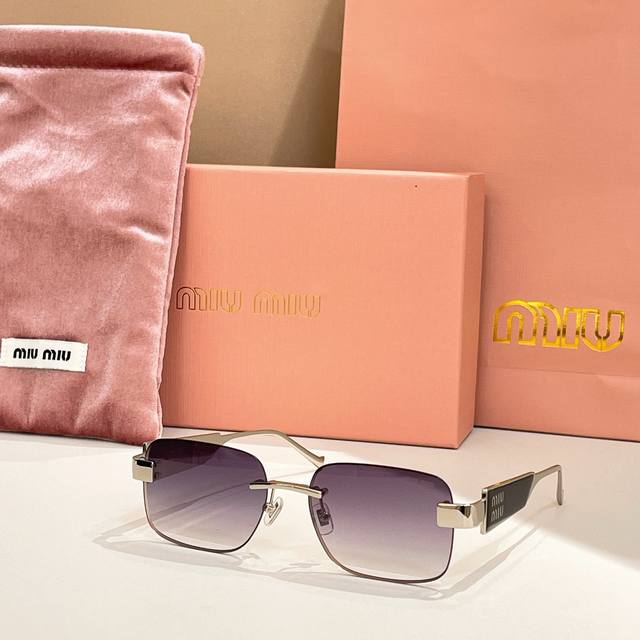 Miu Mi* Model: Mu 1709Lvsize: 57 ports 17-145 Ddd