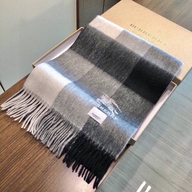 Highly recommended! New Burberry model, 100% premium cashmere, incredibly warm,