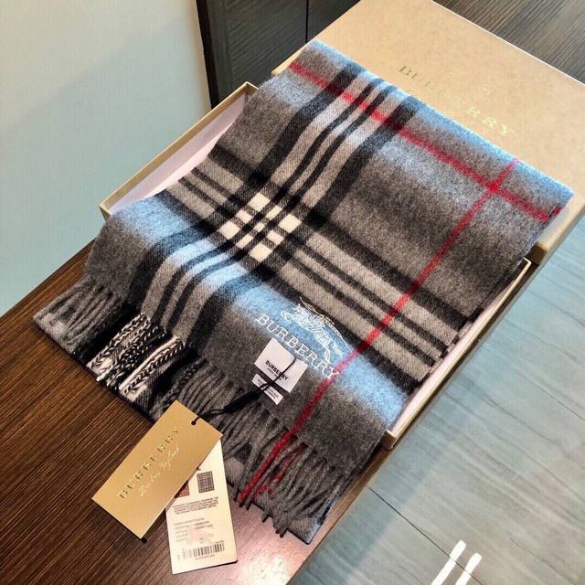 Hot-selling top-tier Burberry men's and women's scarf, imported to Dubai. New ca