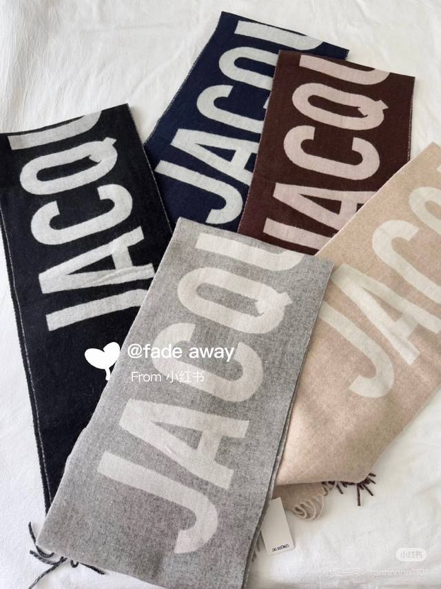 Jacquemus reversible scarf! I've been absolutely obsessed with this one this yea