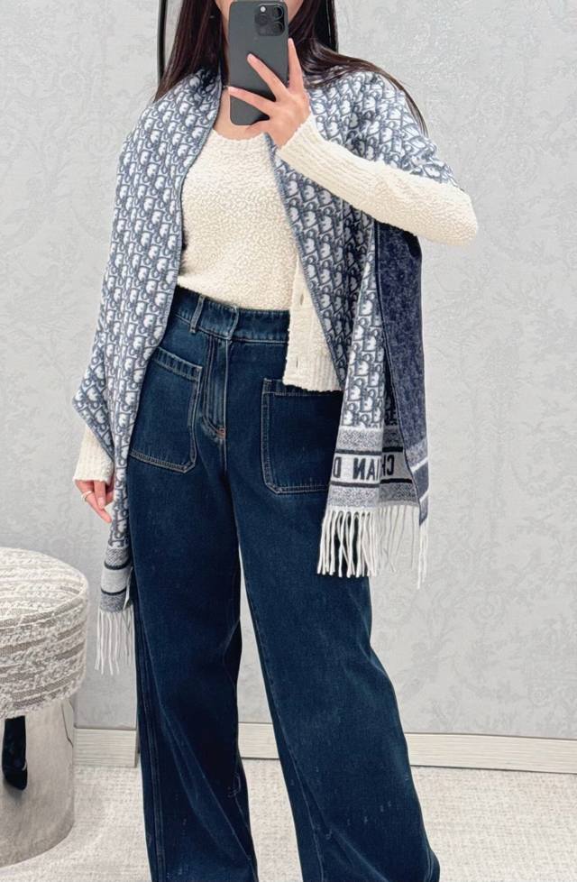 High-quality new color, best-selling Dior latest style. This Oblique print scarf