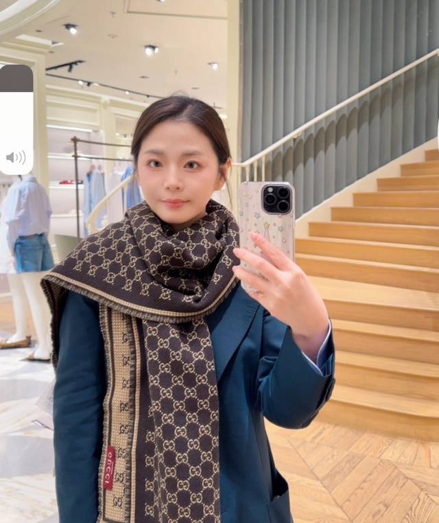 Style Lettering *47cm. % Wool Adorned with the classic Gg pattern, inspired by t