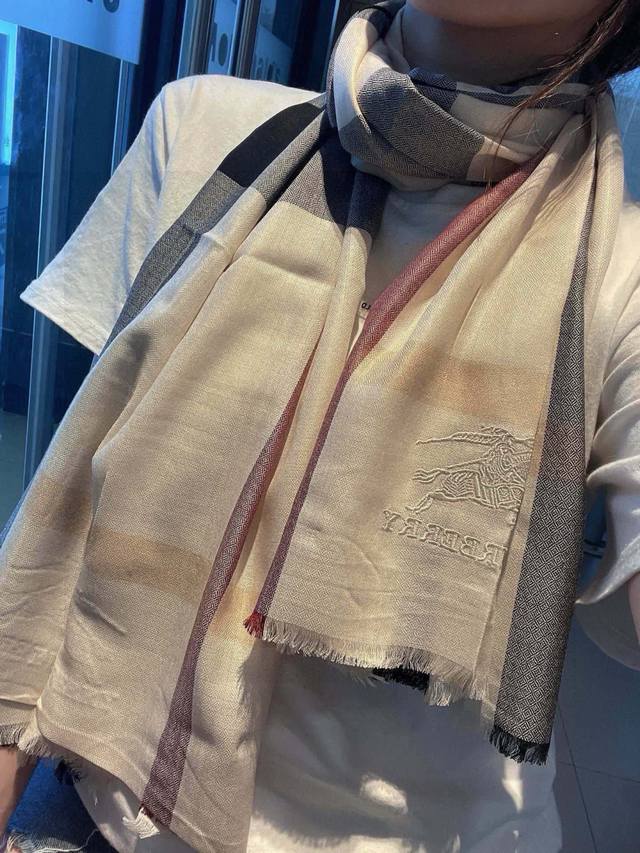 Burberry's timeless classic check thin diamond-patterned velvet scarf~ A rare cl