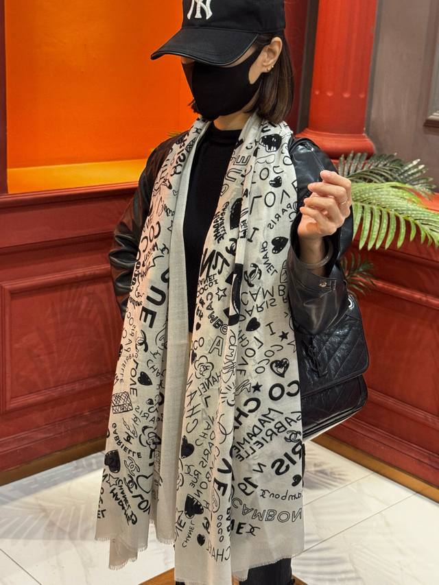 2025 Autumn/Winter New Chanel Scarf: Classic Chanel design, elegant and sophisti