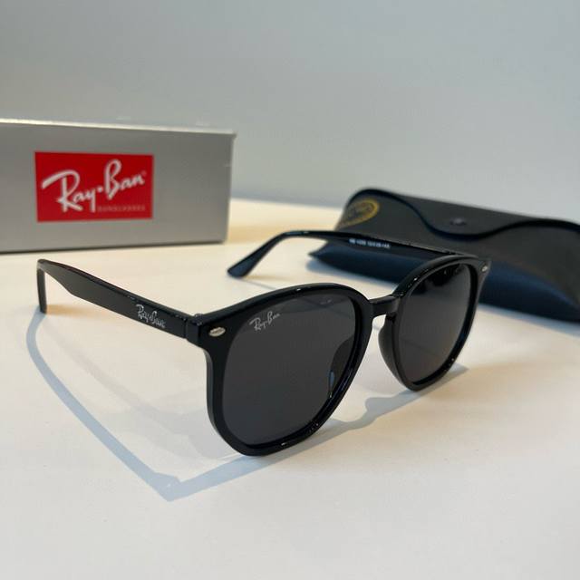 Ray-Ban Unisex Colorful Aviator Polarized Sunglasses. Material: High-definition