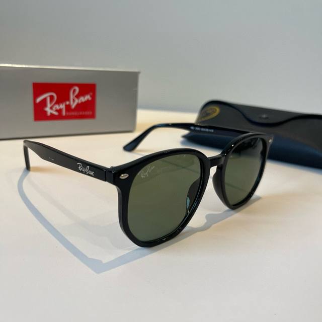 Ray-Ban Unisex Colorful Aviator Polarized Sunglasses. Material: High-definition