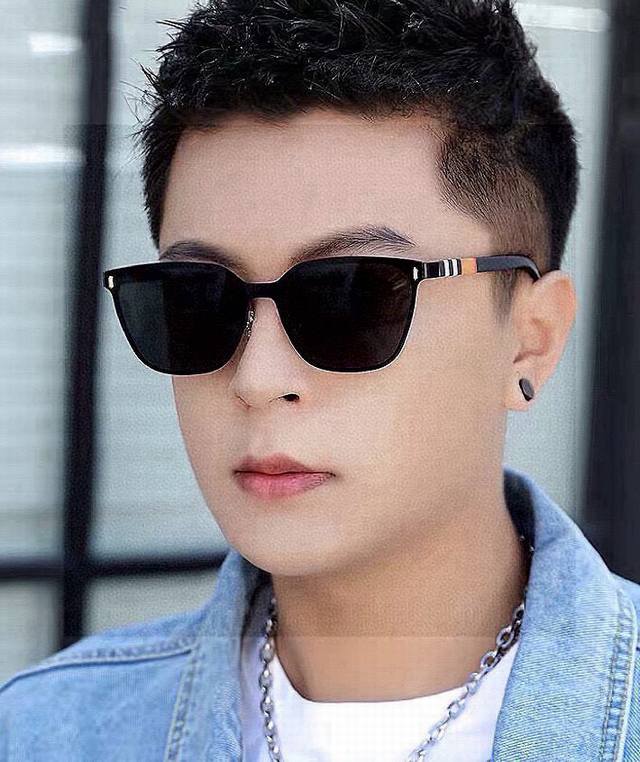 Burberry New One-Piece Driving Sunglasses - A Must-Have for Travelers, Popular w