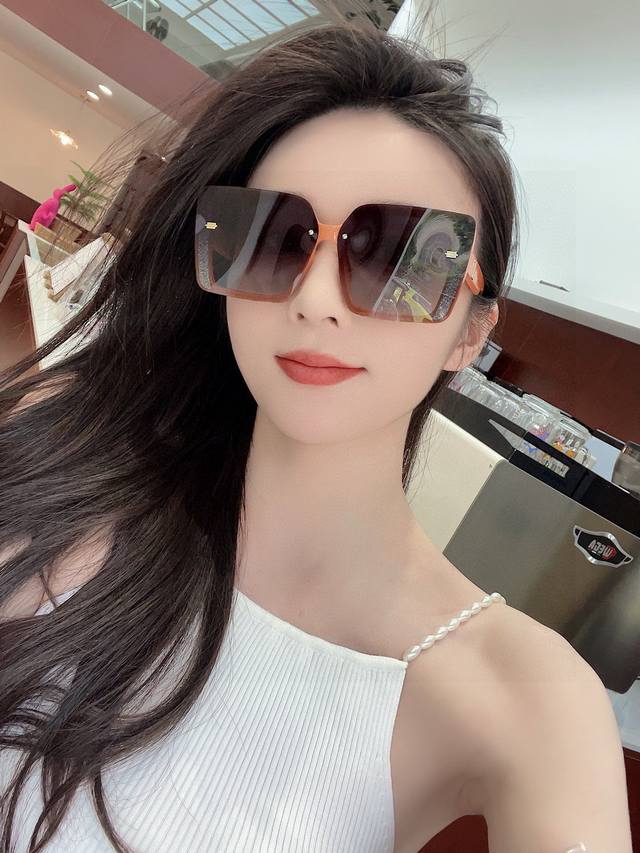 Dior 2025 Spring New Trendy Hot Selling Fashion Square Frame Polarized Sunglasse