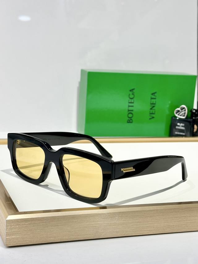 Botteca Veneta Mod: Bv1359Sa Size: 53 ports 19-145 Ddd