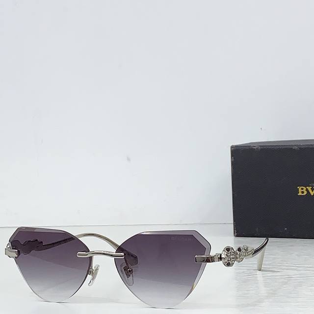 Bvlgar* Mod: Bv1811Lu Size: 57 ports 16-145 Ddd