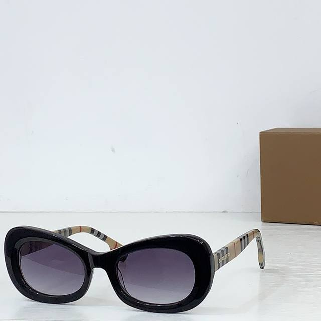 Burberr* Model: Be6007 Size: 54 ports 61-145 Ddd