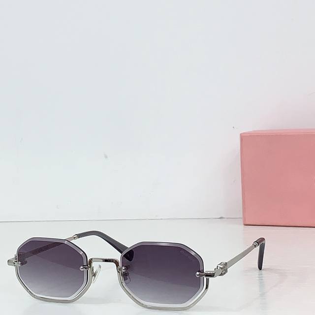 Miu Mi* Model:Mu 1747S Size: 52 ports 23-145 Ddd