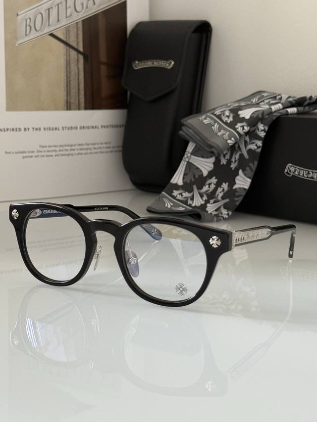 Chrome Heart Details everywhere! Engraved lettering that never fades Dingalongli