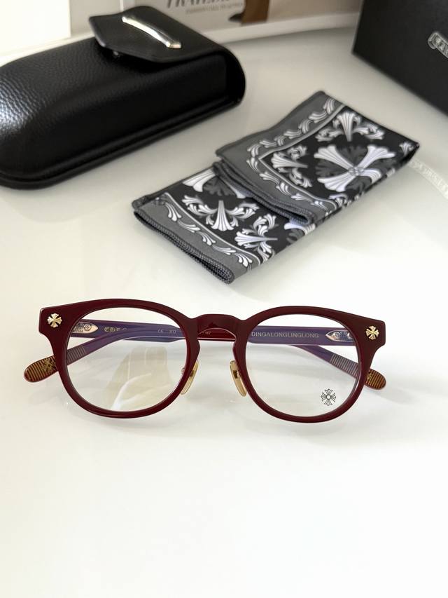 Chrome Heart Details everywhere! Engraved lettering that never fades Dingalongli