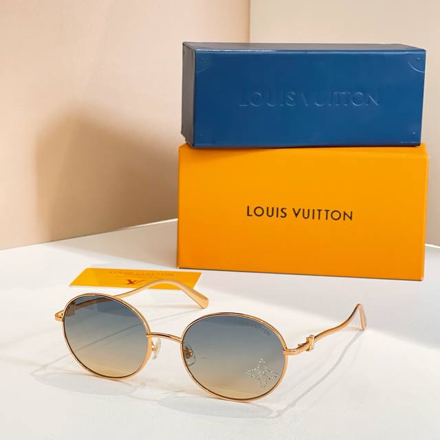 Louis Vuitto*Model: Z1666Lu Size: 55 ports 19-145 Ddd