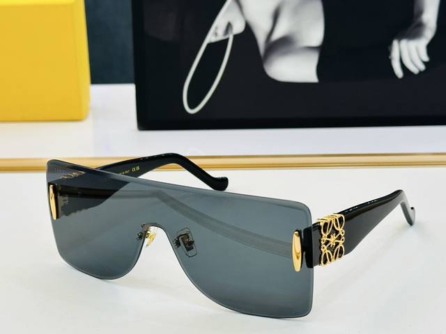 Loewe Lw5134 Size: 147cm (0-145cm) Even more beautiful in person! In stock! All