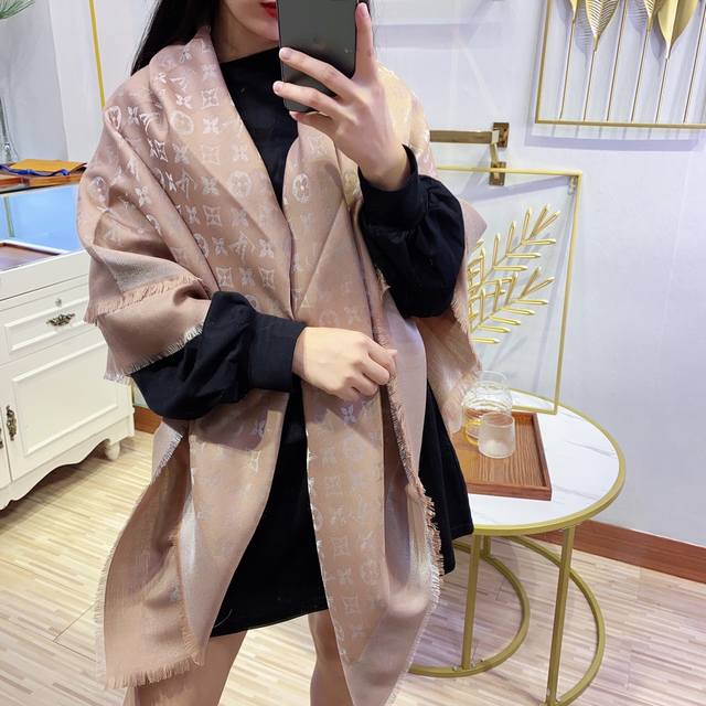 This is the same scarf, silk wool LV shawl, large square scarf worn by Huo Siyan