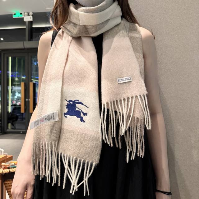 VIP Recommendation: Burberry's latest water ripple Tb scarf, top-quality cashmer