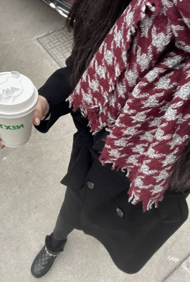 Dior's new collection is here, ladies, get out there and rock the streets! The b