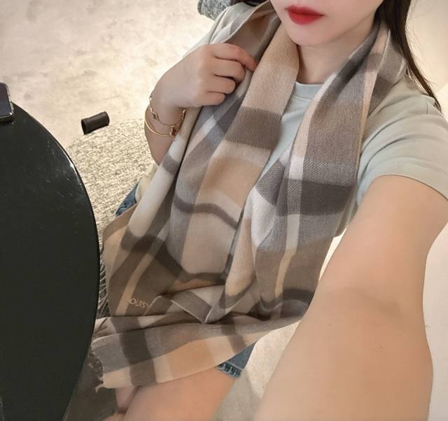 Burberry unisex scarf - highly recommended! A rare high-end men's scarf! A treat