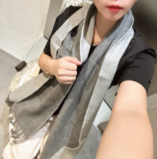 Loewe. Unisex scarf, highly recommended for personal use, a rare high-end men's