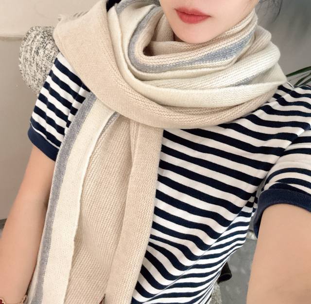 Gucci boutique-quality high-end wool knit scarf! Suitable for both formal and ca